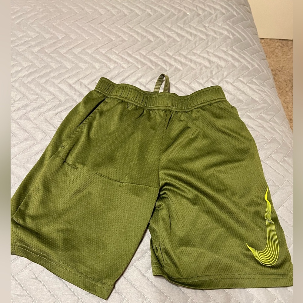 Boys Basketball Shorts x 3 - Picture 3 of 10